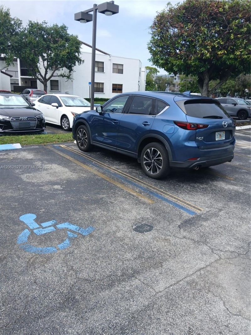 9403 Fontainebleau Blvd, Unit 110, Miami, FL 33172 Photo