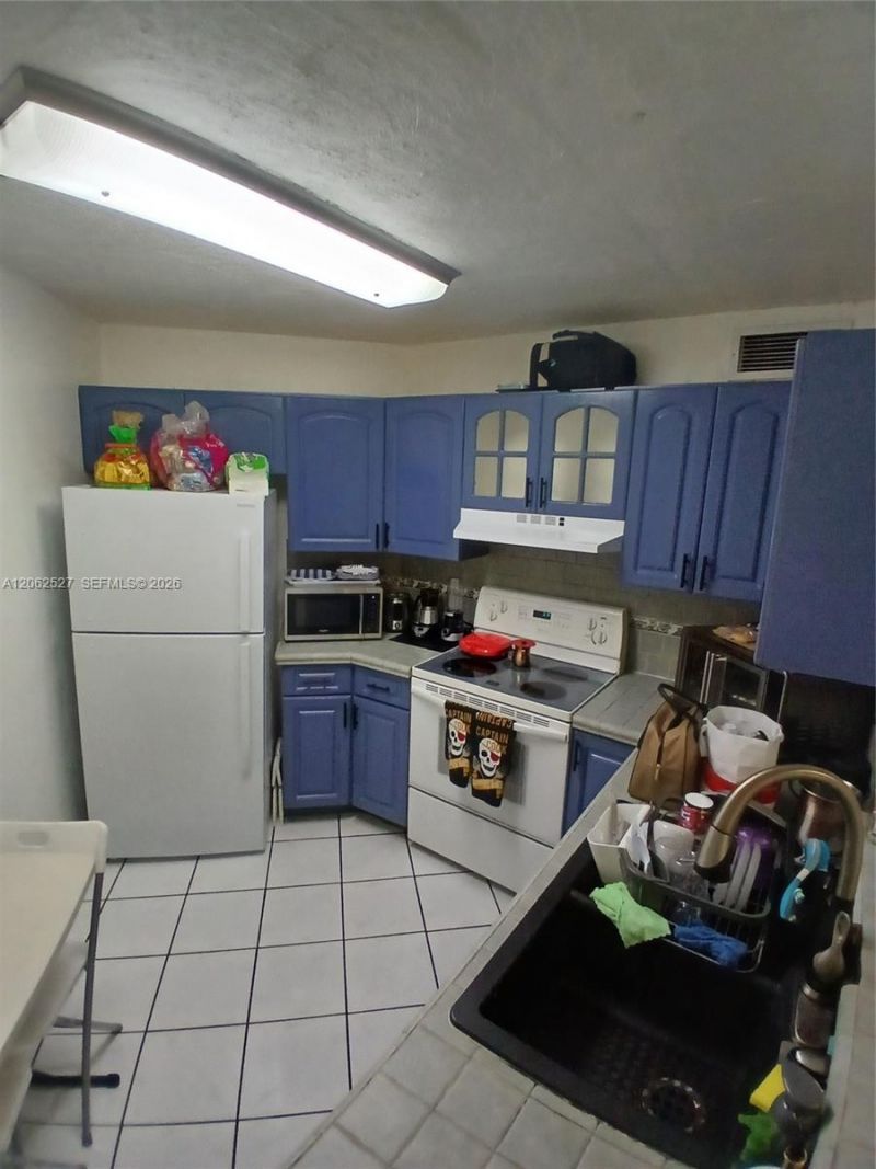 9403 Fontainebleau Blvd, Unit 110, Miami, FL 33172 Photo