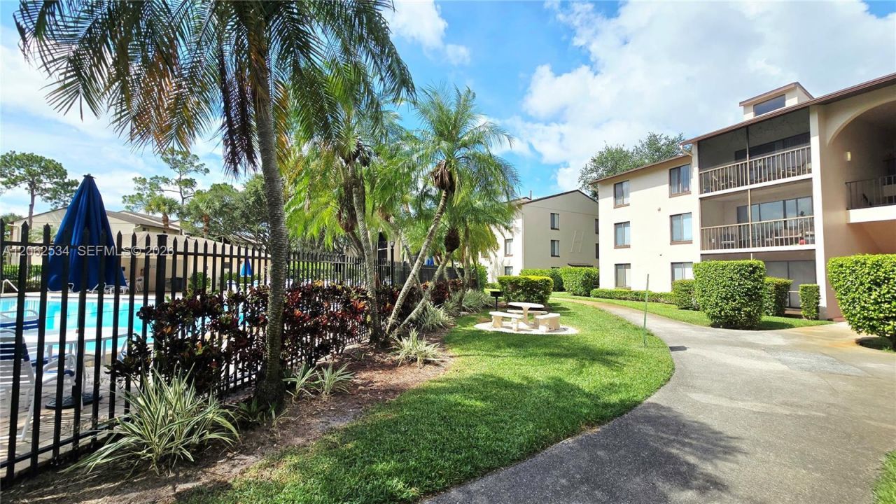 202 Foxtail Dr , Unit G2, Greenacres, FL 33415 Photo