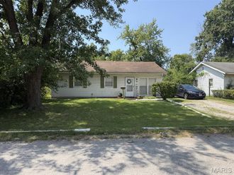 806 E 5th Street  Cahokia, IL 62206
