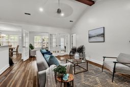 106 Irish Oak Drive photo 4