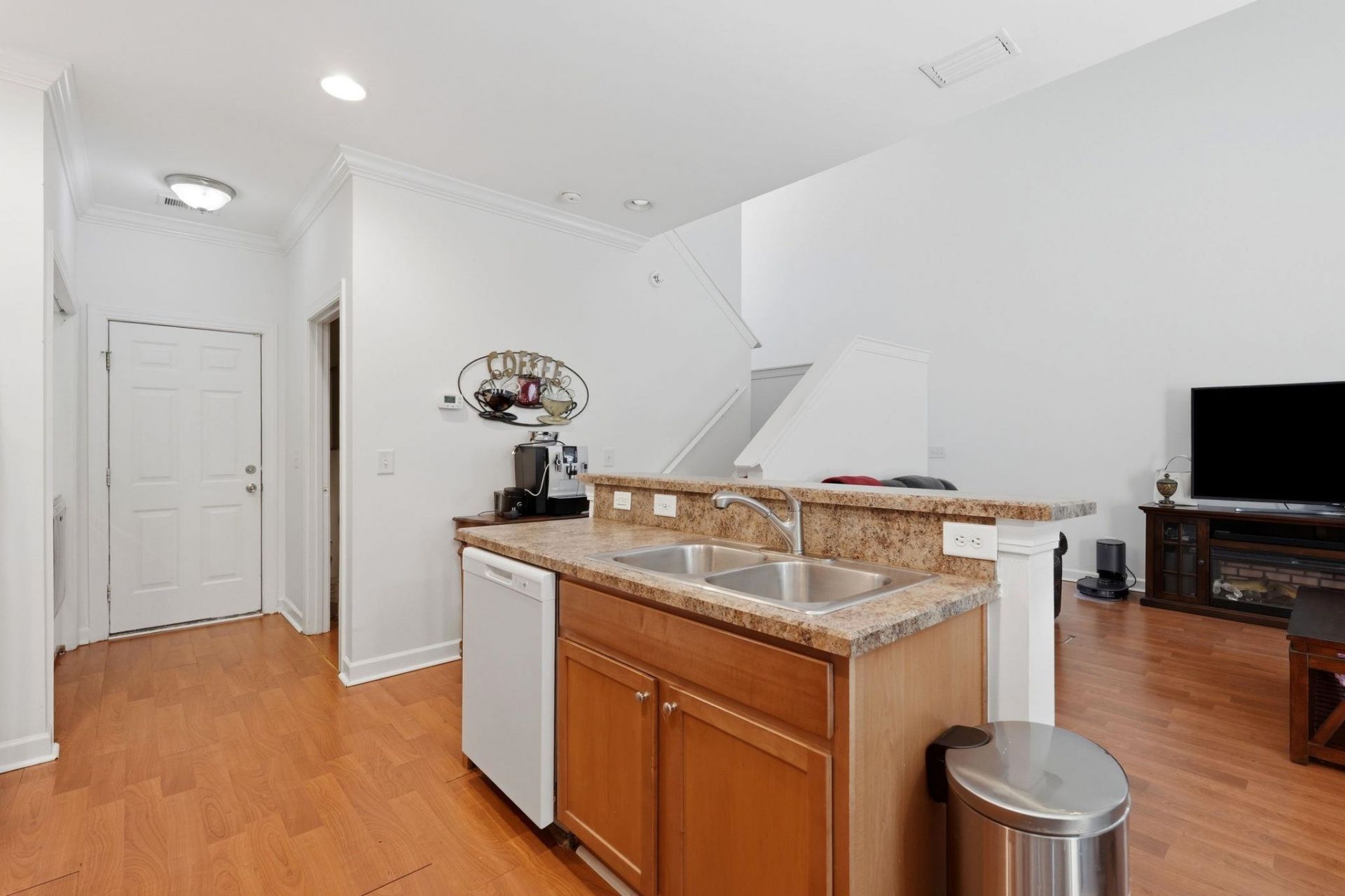 1116 Fairway Ln.  Photo 8