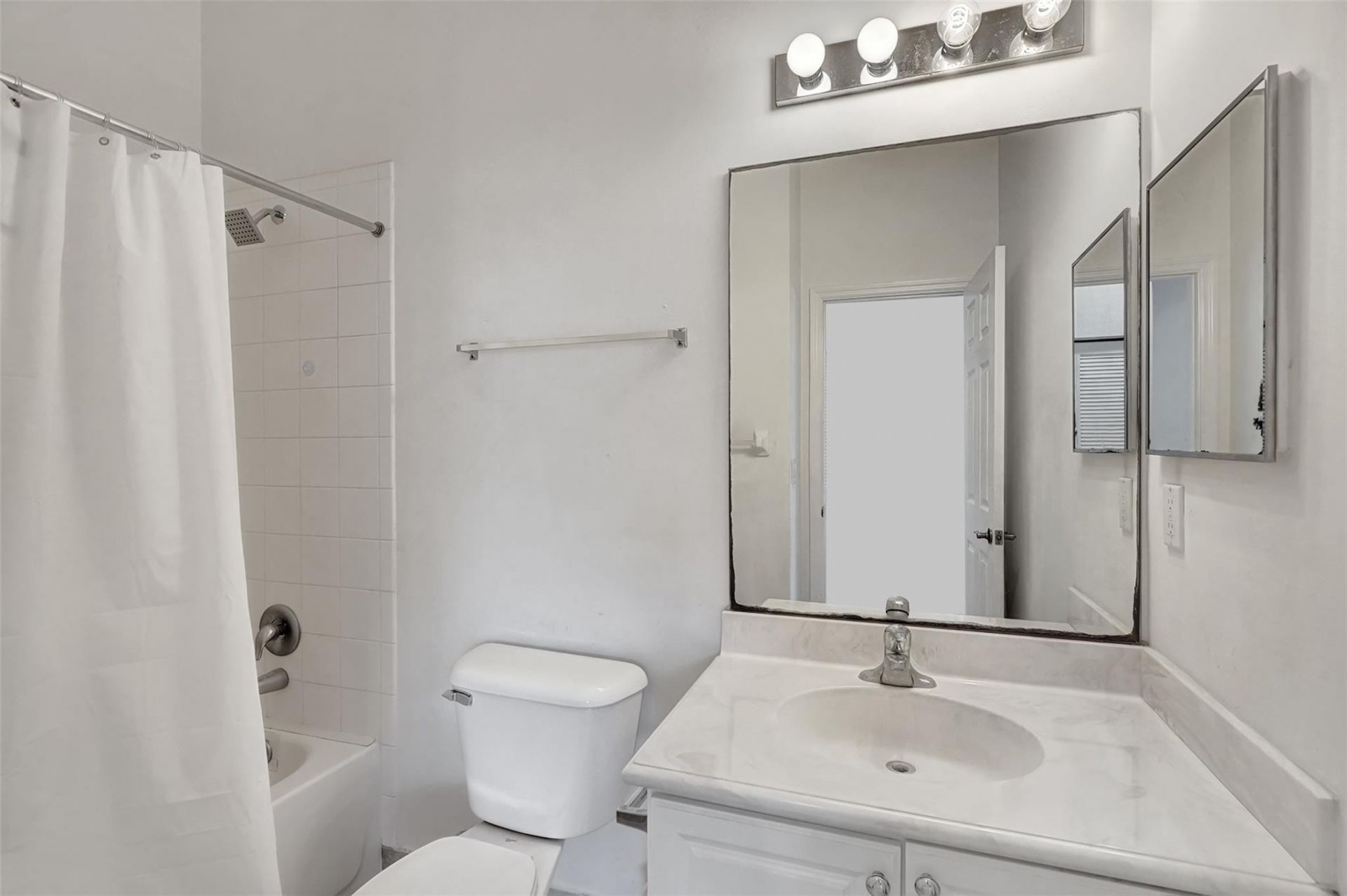 4941 Bonsai Circle, Unit 209, Palm Beach Gardens, FL 33418 Photo