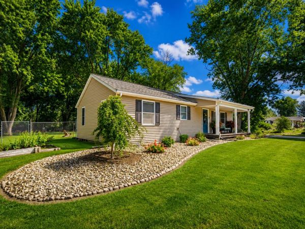 985 Greenfield Avenue, St. Joseph, MI 49085