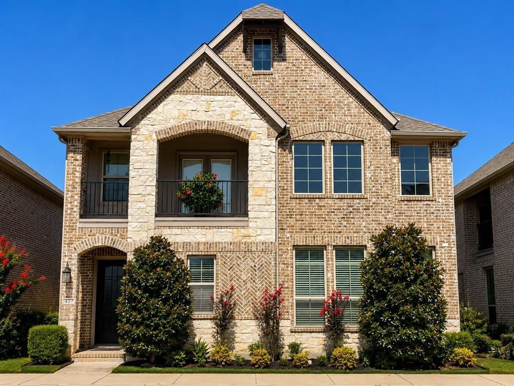 427 Renaissance Lane , Irving, TX 75060 Main Photo