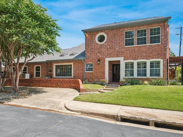 2702 Lawtherwood Court, Dallas, TX 75214