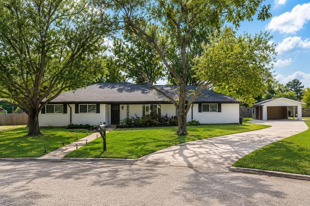 112 Royal Lane , Commerce, TX 75428 Main Photo