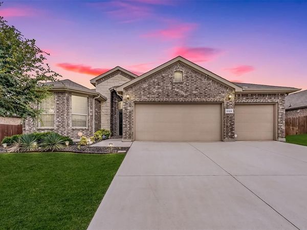 1125 Belsay Lane, Saginaw, TX 76131