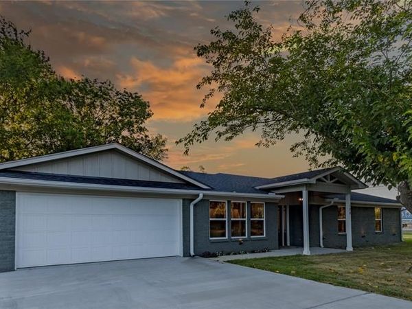 128 N Osborn Street , Alba, TX 75410
