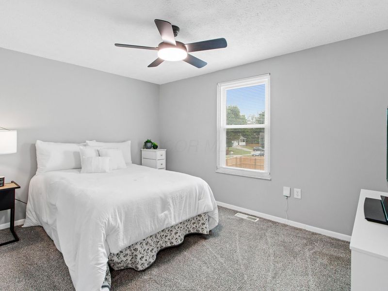 862 Eliots Oak Road, Columbus, OH 43228 Photo 12