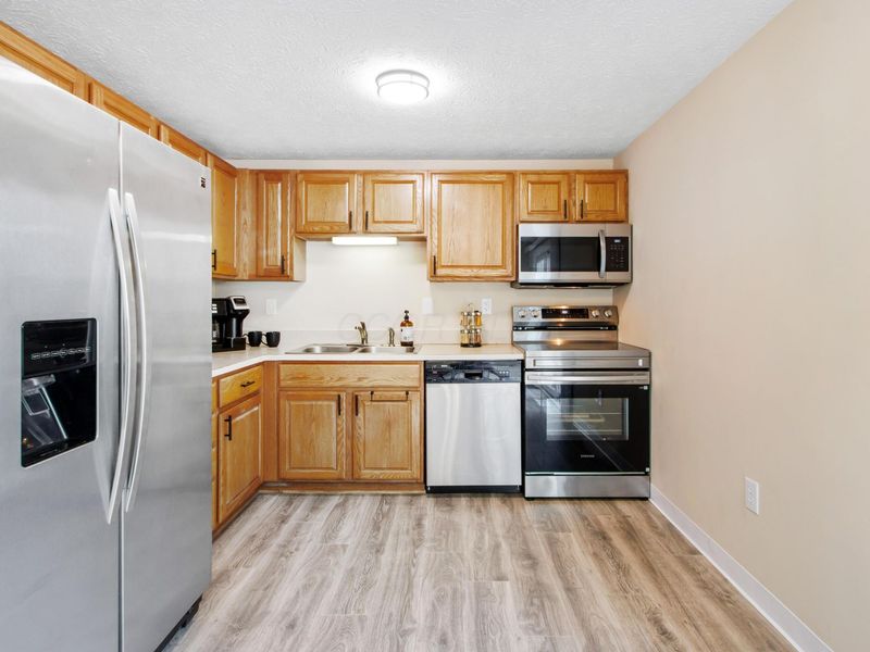 862 Eliots Oak Road, Columbus, OH 43228 Photo 7