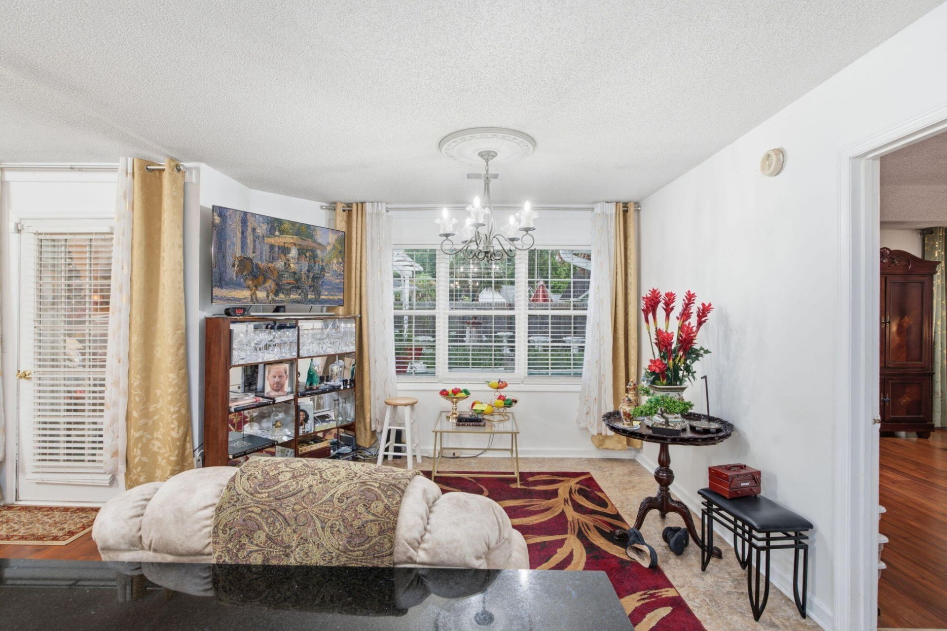 5408 Vernon Place Photo 12