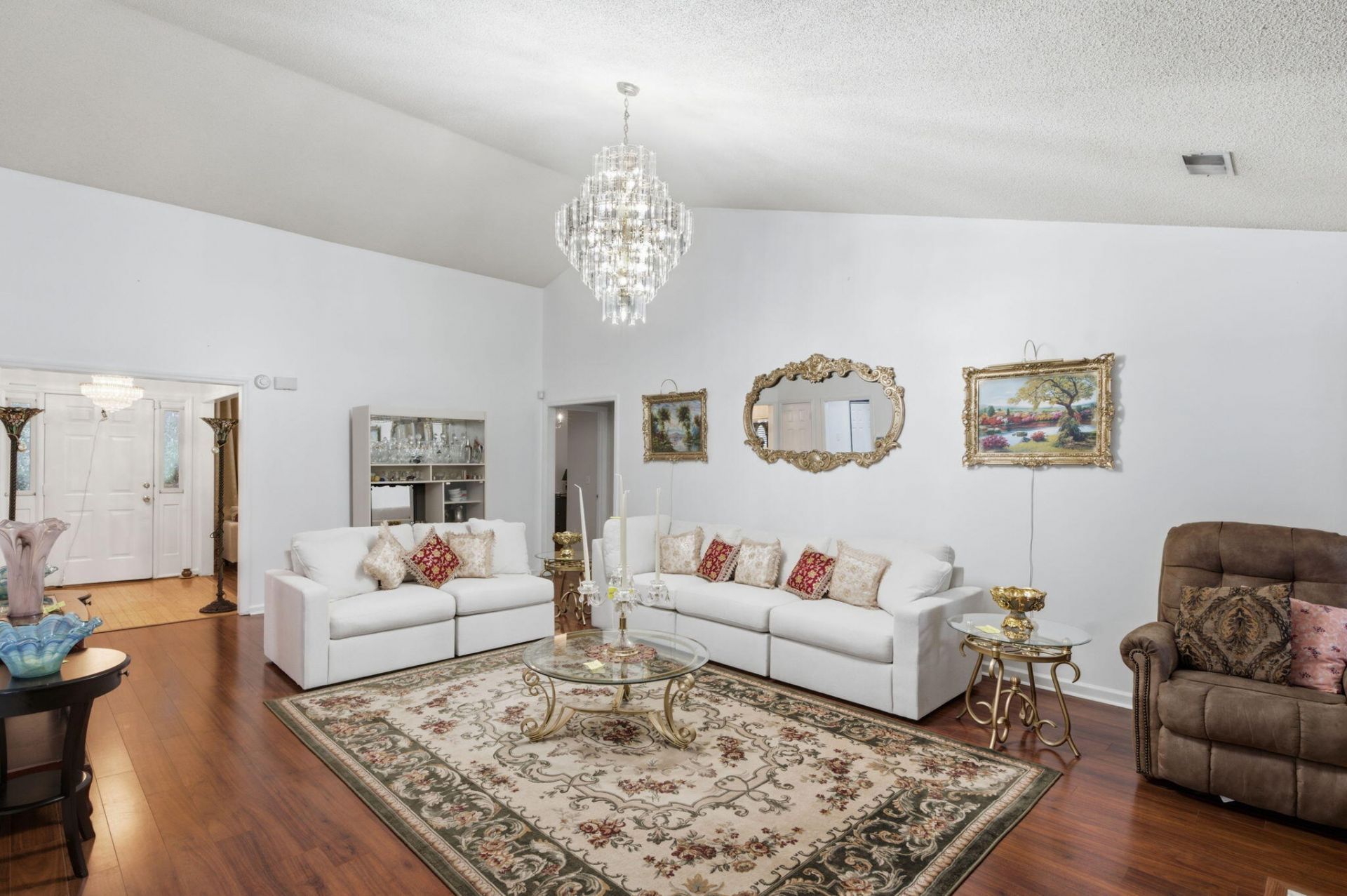 5408 Vernon Place Photo 14