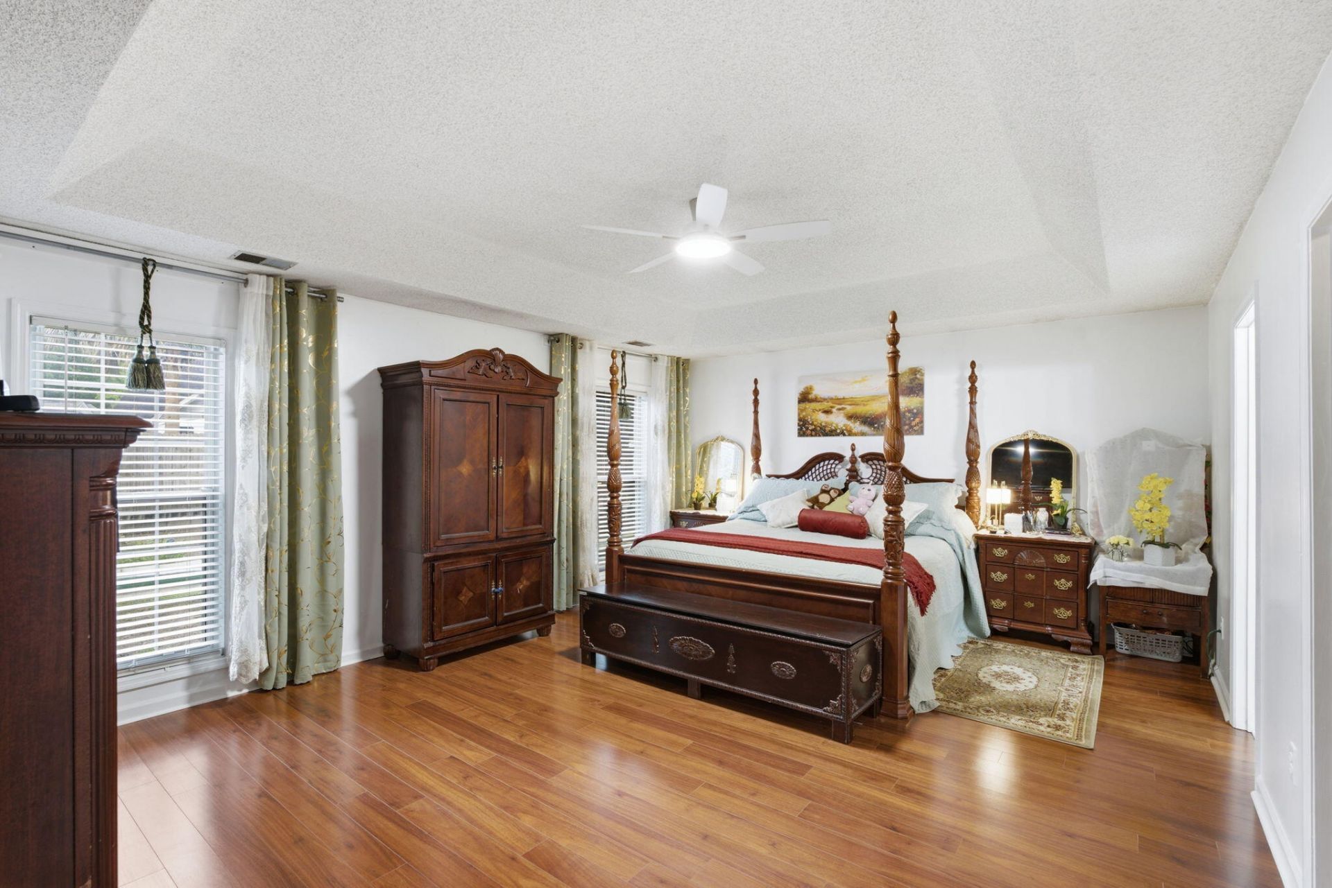 5408 Vernon Place Photo 17