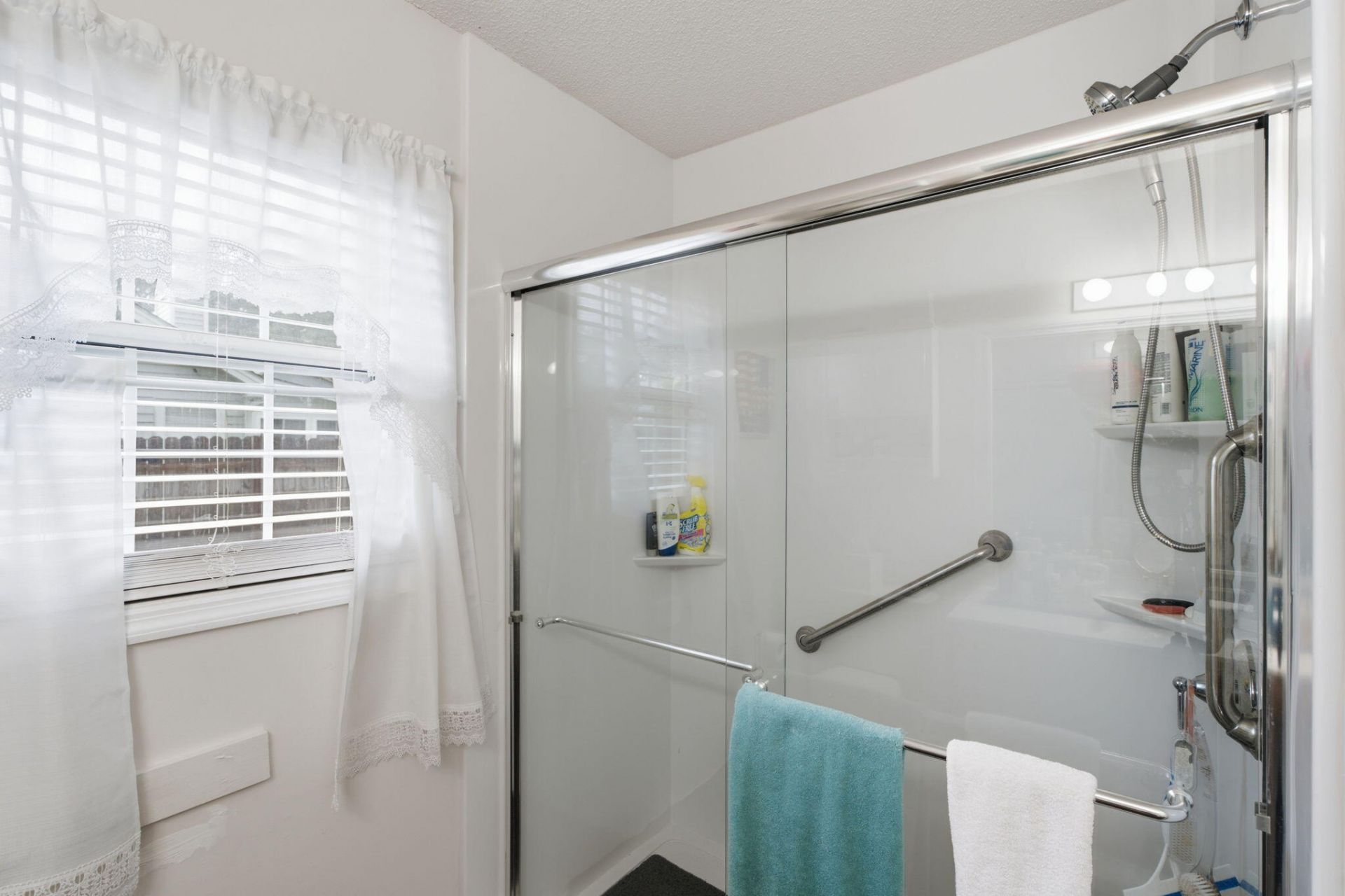 5408 Vernon Place Photo 26
