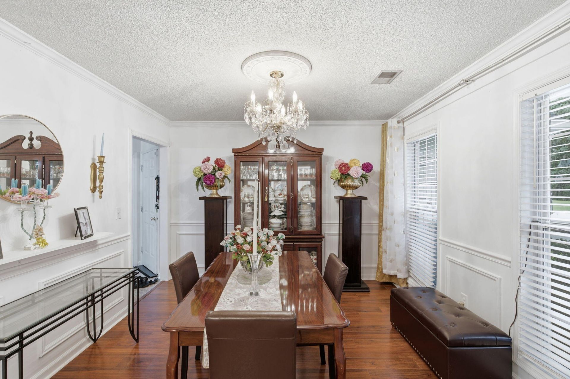 5408 Vernon Place Photo 7