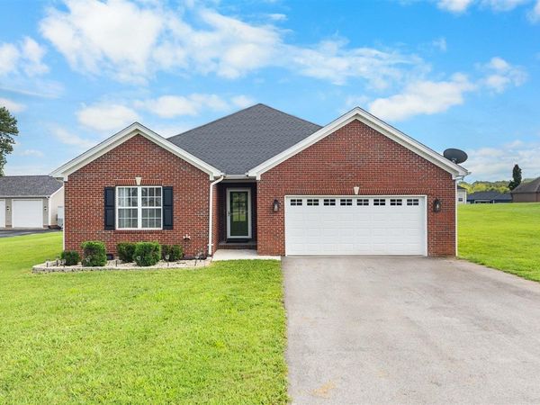 2877 Yearling Avenue , Bowling Green, KY 42101