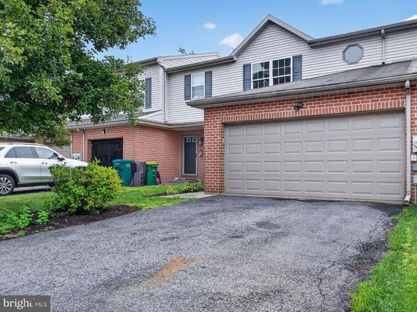 2886 SEQUOIA DRIVE , MACUNGIE, PA 18062