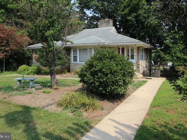 208 N MUHLENBERG STREET, WOODSTOCK, VA 22664