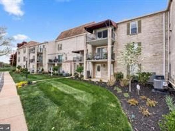 1000 #15 COUNTRY CLUB ROAD, YORK, PA 17403