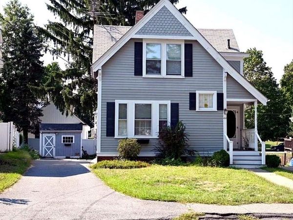 44 Lincoln St, Hudson, MA 01749