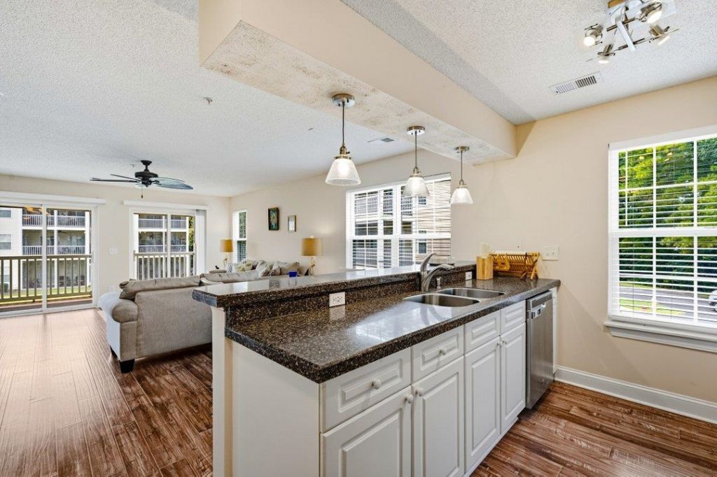 627 Woodmoor Dr.  Photo 19
