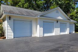 627 Woodmoor Dr.  photo 4