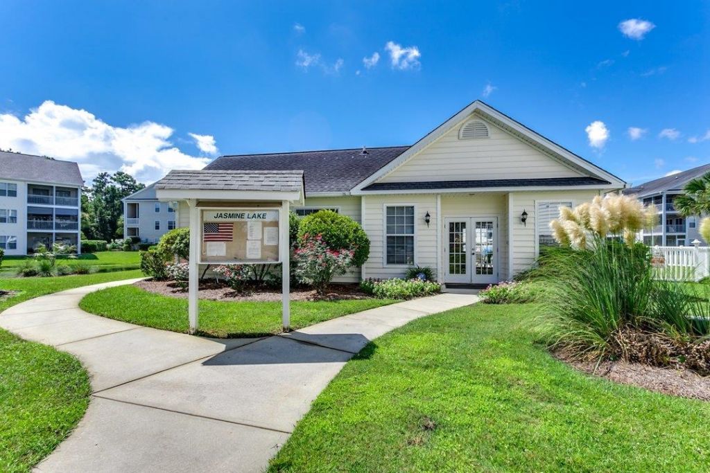 627 Woodmoor Dr.  Photo 8