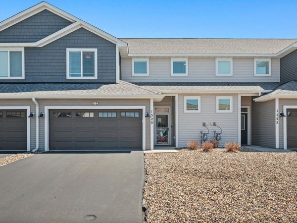 1520 Southpoint Drive, Hudson, WI 54016