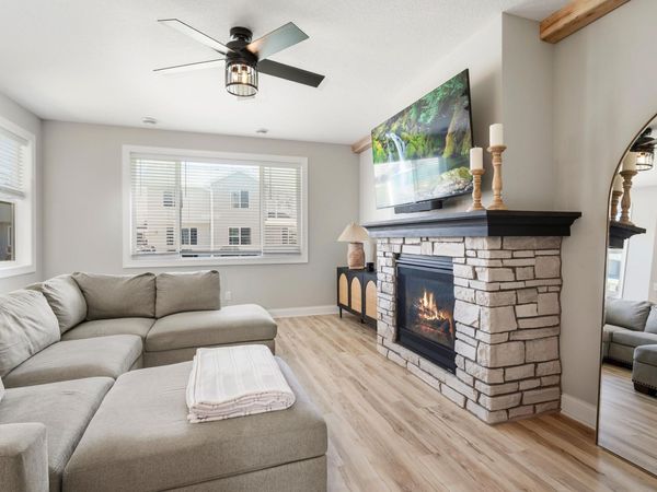 1520 Southpoint Drive, Hudson, WI 54016