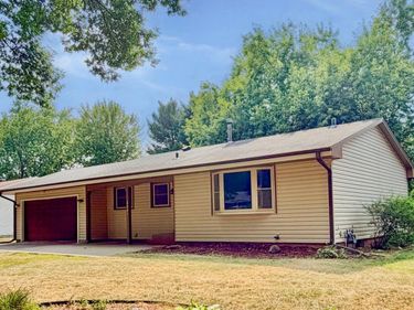 8001 Edgewood Avenue N, Brooklyn Park, MN 55445