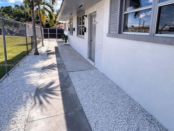 2931 NW 47th St, Unit 3, Miami, FL 33142
