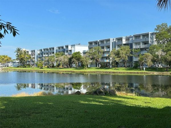9359 Fontainebleau Blvd , Unit F417, Miami, FL 33172
