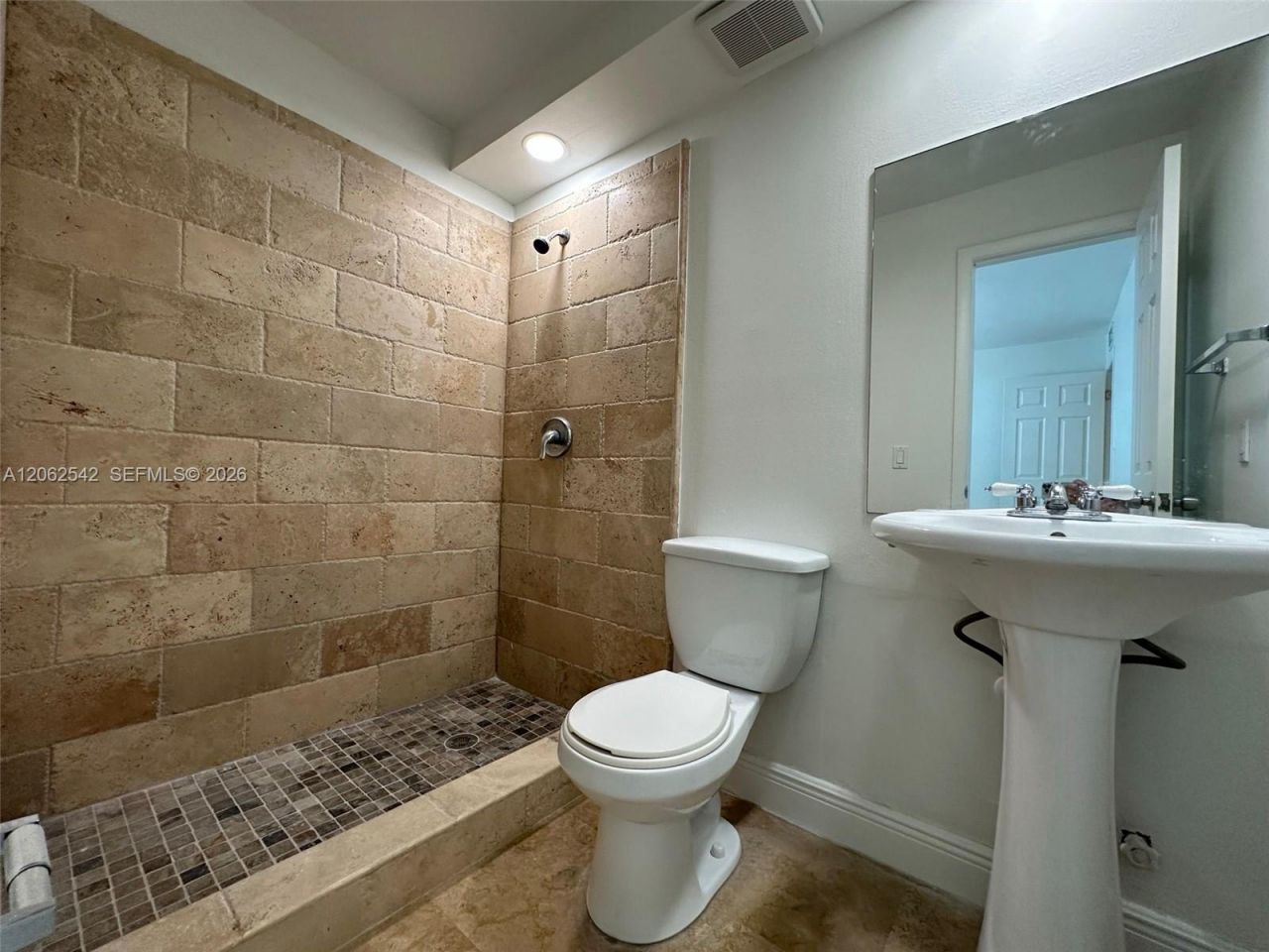9359 Fontainebleau Blvd, Unit F417, Miami, FL 33172 Photo