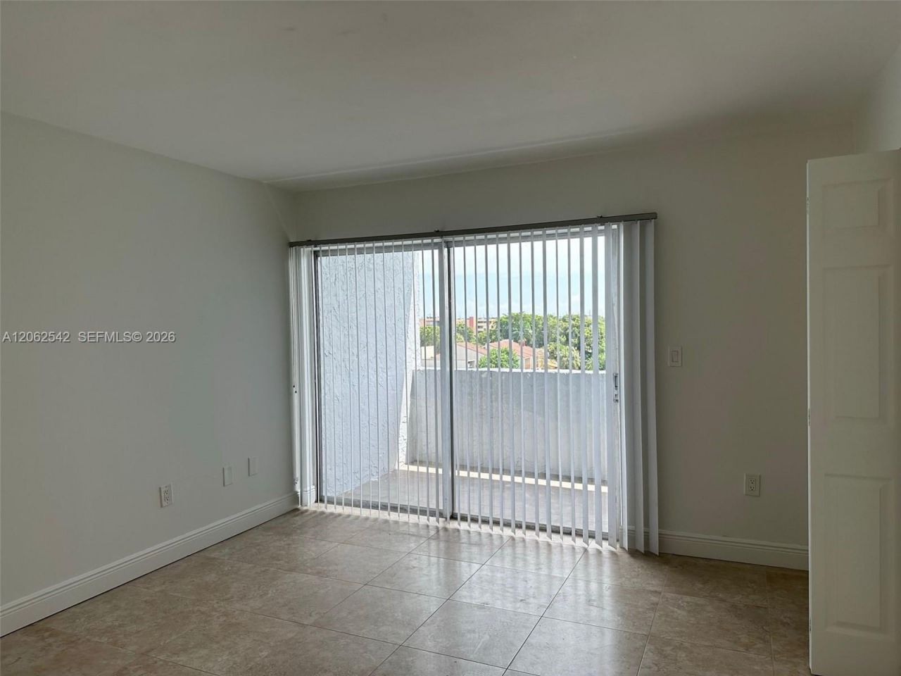 9359 Fontainebleau Blvd, Unit F417, Miami, FL 33172 Photo