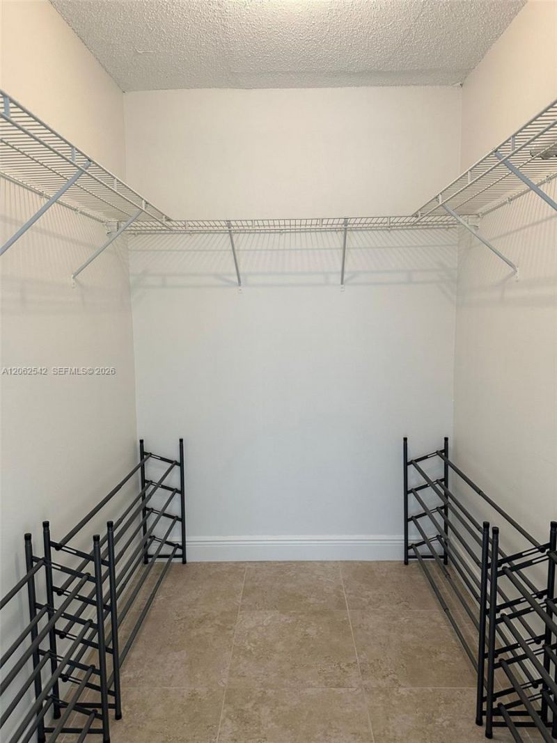 9359 Fontainebleau Blvd, Unit F417, Miami, FL 33172 Photo