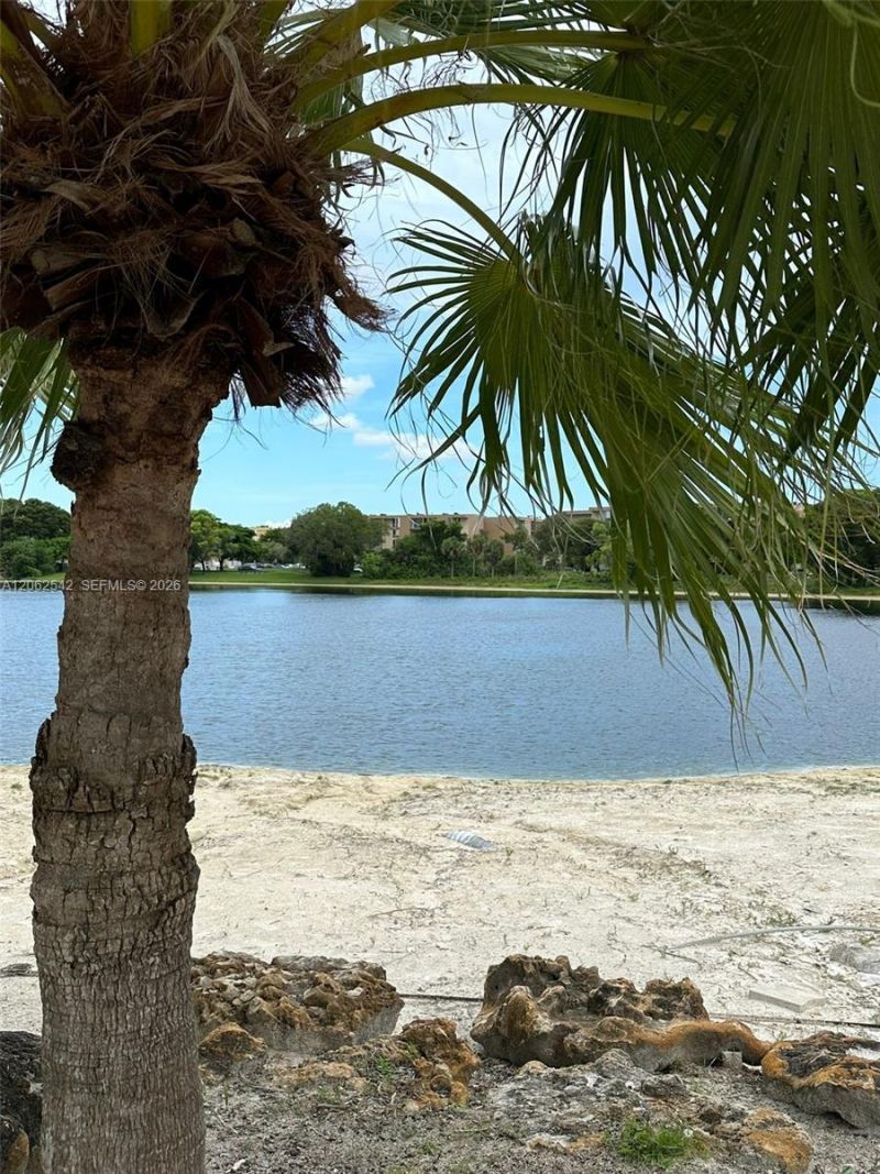 9359 Fontainebleau Blvd, Unit F417, Miami, FL 33172 Photo