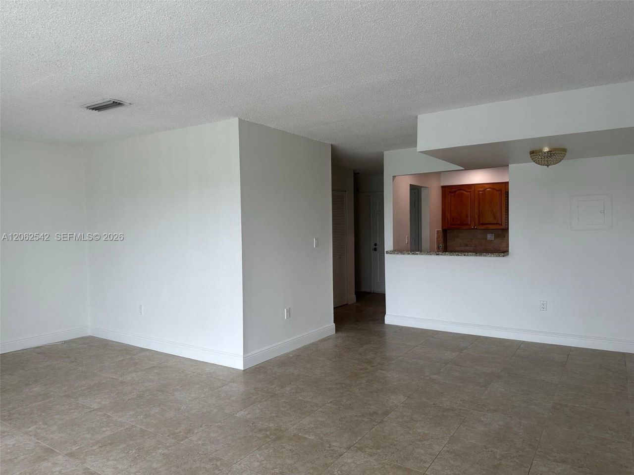 9359 Fontainebleau Blvd, Unit F417, Miami, FL 33172 Photo