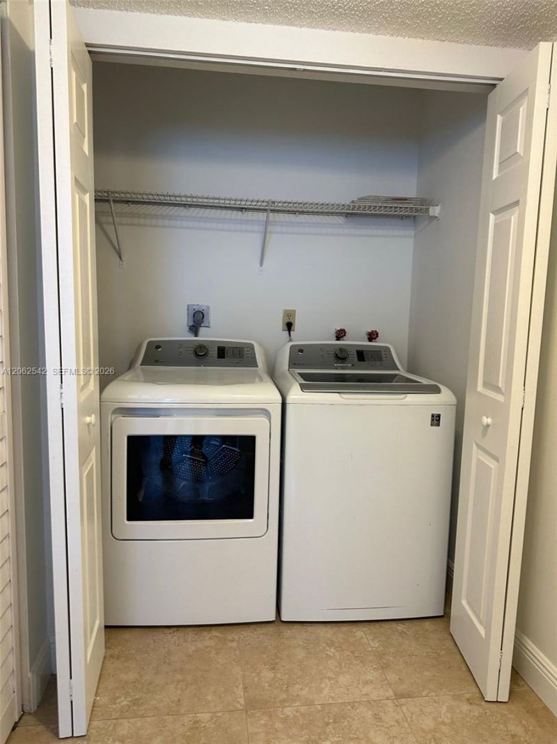 9359 Fontainebleau Blvd, Unit F417, Miami, FL 33172 Photo