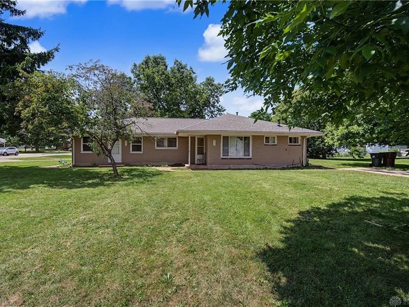 621 Bonnycastle Avenue, Englewood, OH 45322 Photo 1