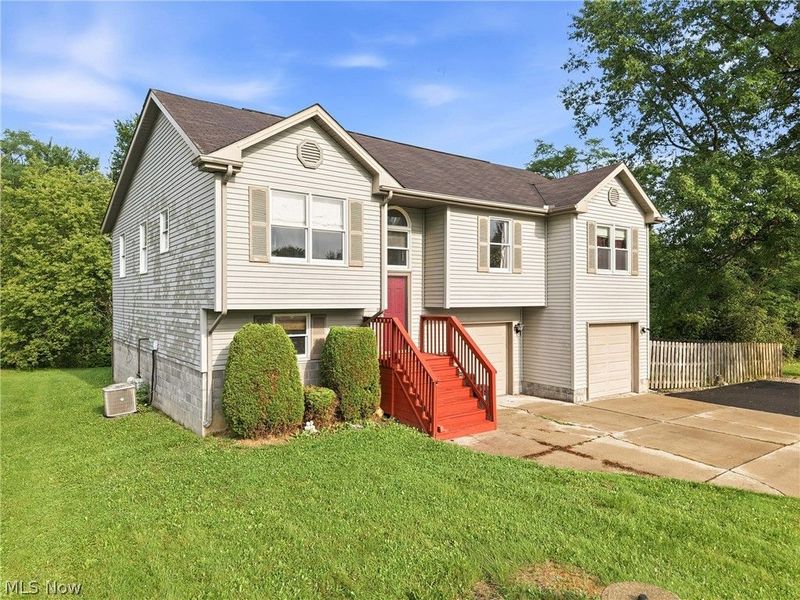5613 Pierce Road NW, Warren, OH 44481 Photo 1