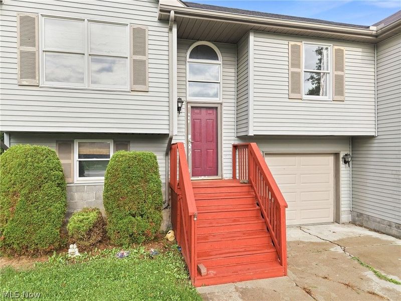 5613 Pierce Road NW, Warren, OH 44481 Photo 2