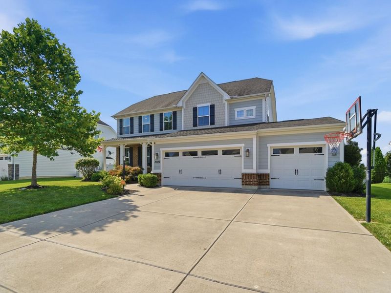 3302 Heatherstone Drive, Troy, OH 45373 Photo 3