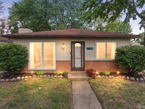 27741 Barrington Street, Madison Heights, Mi 48071