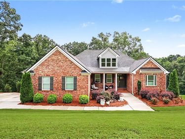 5171 Glen Forrest, Flowery Branch, GA 30542
