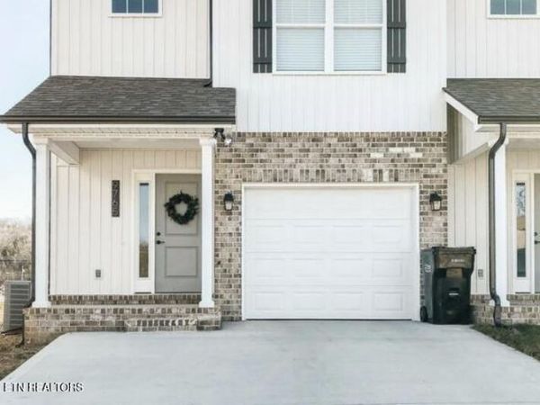 9714 Grand Oak Way, Knoxville, TN 37931