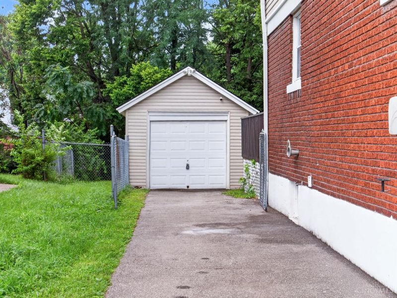 3743 Darwin Avenue, Cincinnati, OH 45211 Photo 30