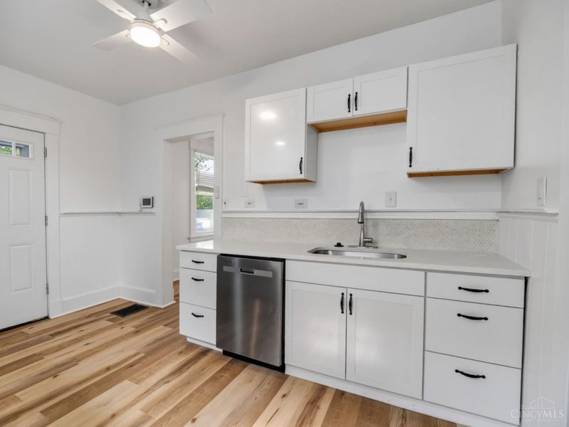 3743 Darwin Avenue, Cincinnati, OH 45211 Photo 8