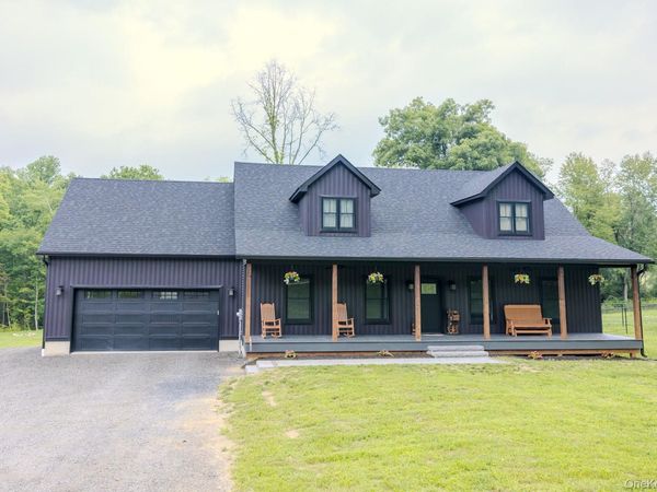 843 S Plank Road, Slate Hill, NY 10973