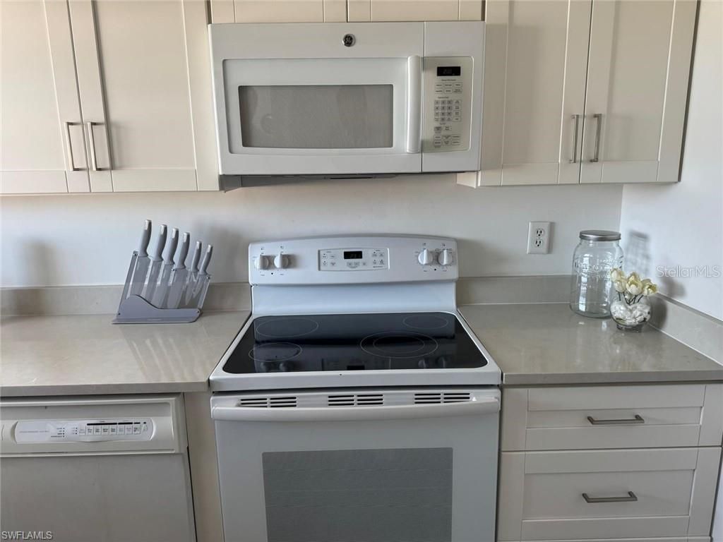 1900 Alamanda Drive , Unit 303, Naples, FL 34102 Photo